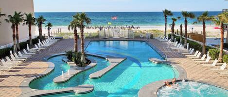 Alberca techada y alberca climatizada