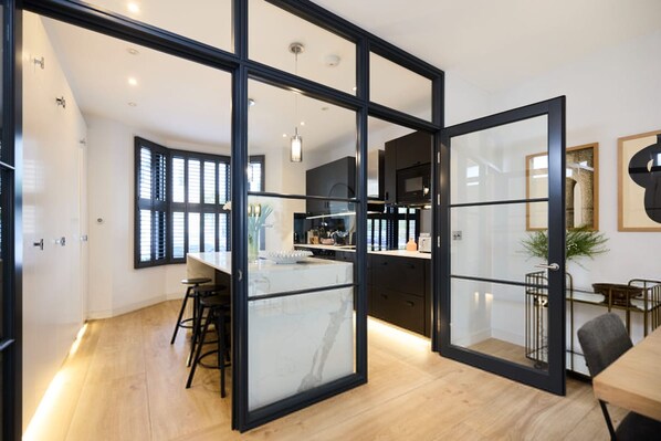 4 bedrooms