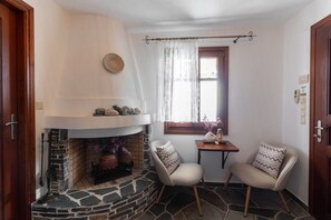 Apartment, Smoking | 6 bedrooms - Mirsini Apartments in Sifnos (Sifnos)