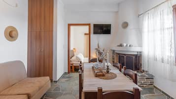 Apartment, Smoking | 6 bedrooms