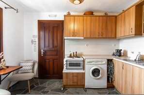 Apartment, Smoking