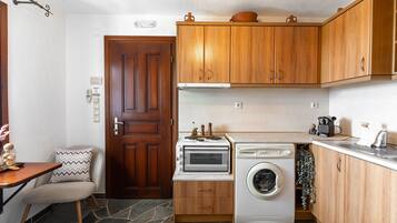 Huoneisto, tupakointi sallittu | 6 makuuhuonetta