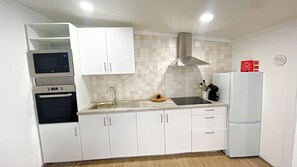 Comfort Townhome | Dapur peribadi | Pembancuh kopi espreso, cerek elektrik 