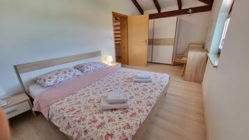 Villa | 3 bedrooms, iron/ironing board