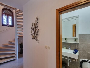 Villa | Bathroom | Hair dryer - Cherry House With View (Visnjan)