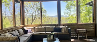 Good Vibes Only: Red River Gorge! Large Game Room! Hot Tub!