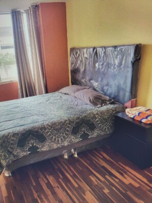 3 soverom, strykejern/-brett, wi-fi og sengetøy