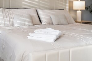 5 camere, una scrivania, ferro/asse da stiro, culla da viaggio