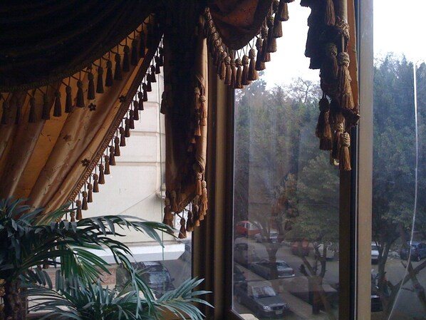 Interior - 3-bedroom apartment in a Central, Best Spot in Cairo with AC, WiFi (Giza Governorate)