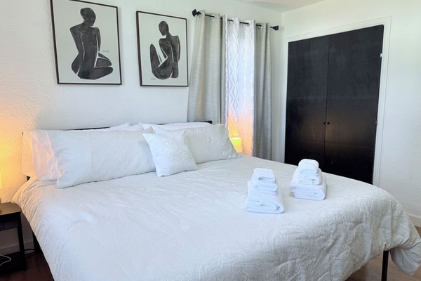 3 bedrooms, desk, iron/ironing board, WiFi
