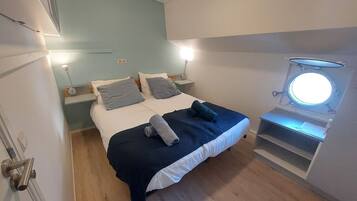 6 chambres, fer et planche Ă repasser, accĂšs Internet