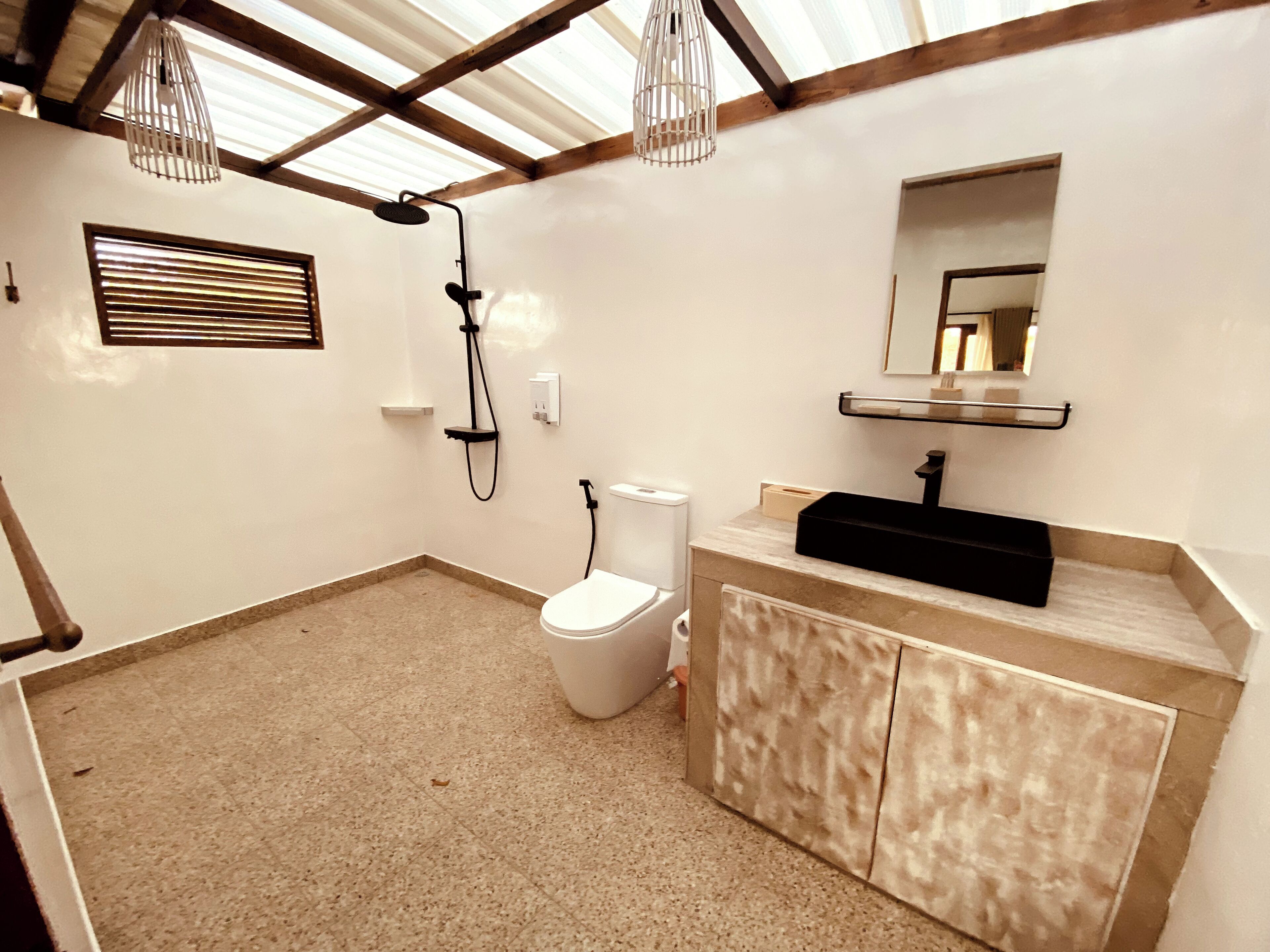 Villa, 3 Bedrooms, Beach View | Bathroom | Free toiletries, bathrobes, towels, soap