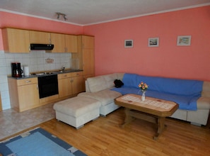 Apartment (Standard One Bedroom Apartment) | Living room