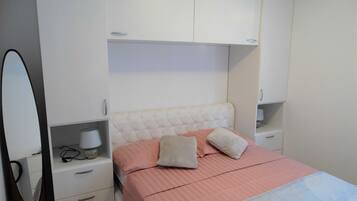 Apartment (Two Bedroom Apartment with Balcony an) | 2 bedrooms, free WiFi