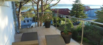 Selce Shorefront Apartment With Balcony and Sea View