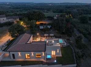 Villa | Exterior - Luxury Villa in Tar With View (Tar-Vabriga)