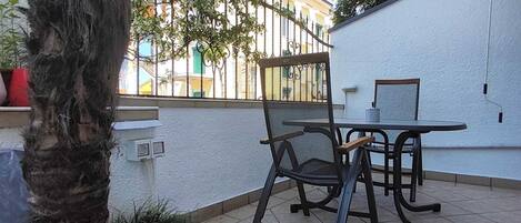 Appartement (One Bedroom Apartment) | Terrasse/patio