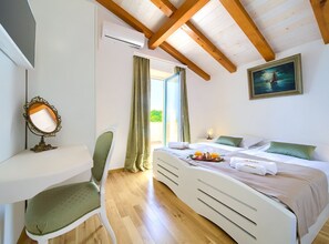 Villa (Tranquil Getaway Polje Villa with Poo) | 2 slaapkamers, gratis wifi