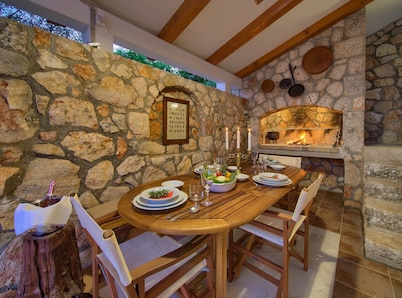 Tranquil Getaway Polje Villa With Pool