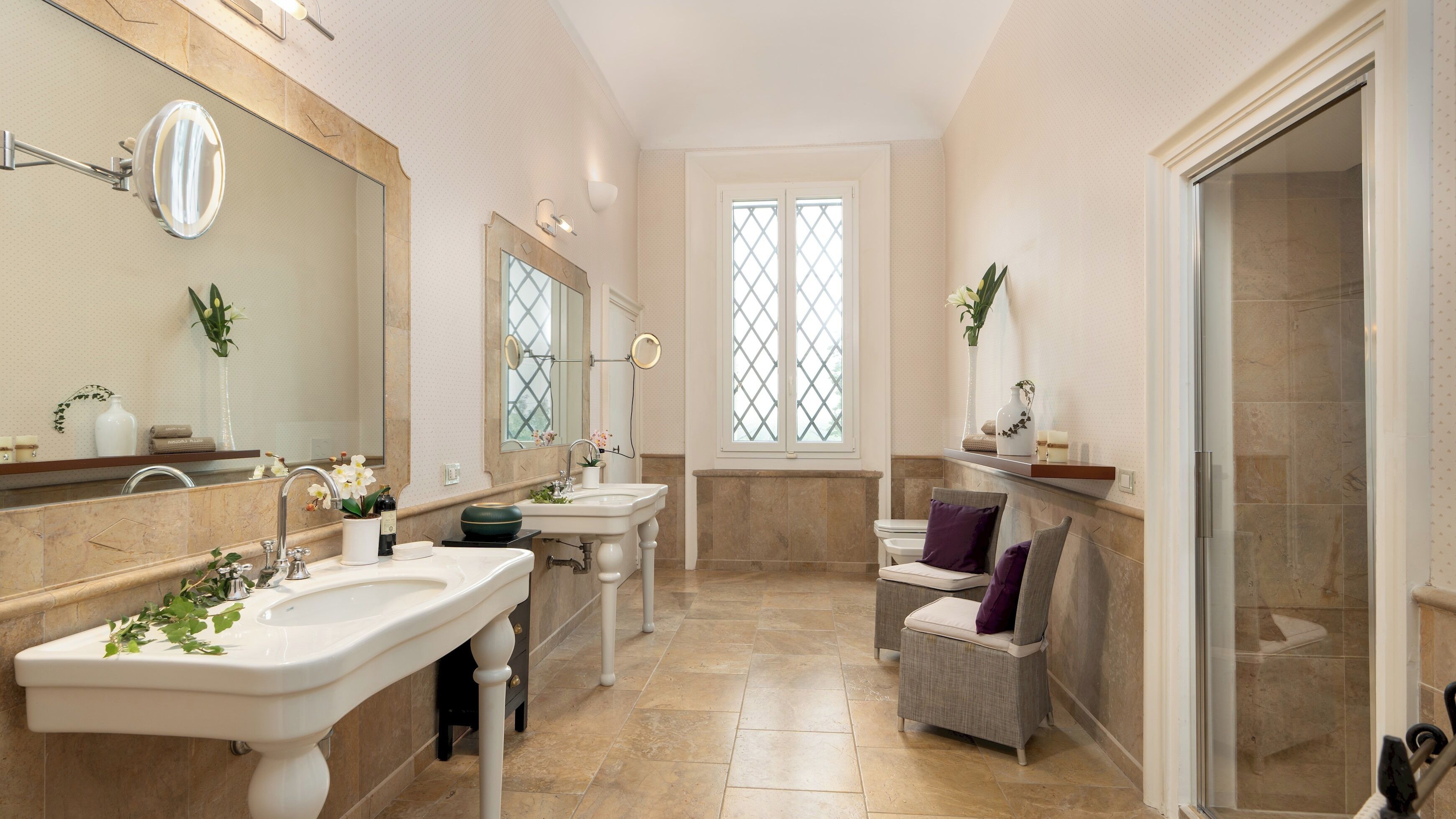 Dusche, kostenlose Toilettenartikel, Haartrockner, Bidet