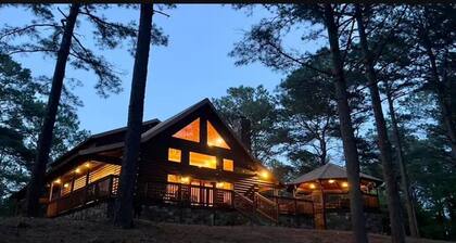 Grand View from the Top w/ hot tub & pool table