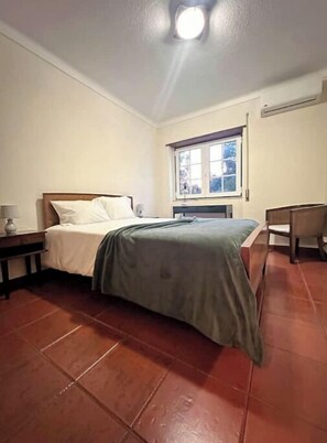 2 chambres, fer et planche Ă repasser, Wi-Fi, draps fournis