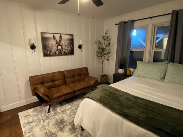 2 bedrooms, iron/ironing board, WiFi, bed sheets - Water Fall Capital of the World (Doyle)