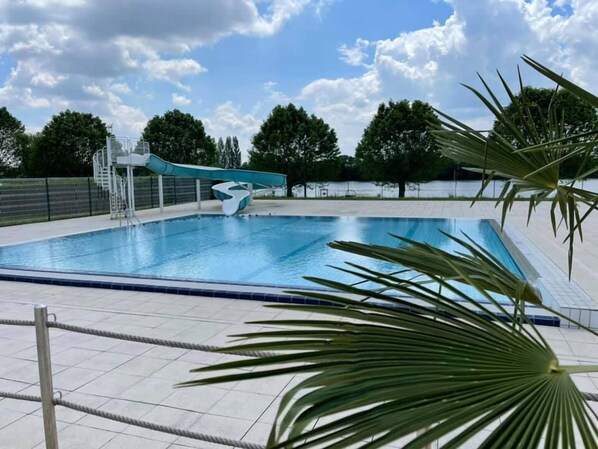 Alberca al aire libre por temporada 