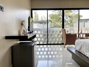 Premium Room | Living area | 45-cm LCD TV with cable channels - Mamatel Boutique (Kamala)