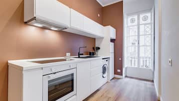 Apartment, 1 Bedroom, Non Smoking, City View | Private kitchen | Fridge, oven, stovetop, dishwasher