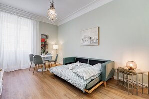Apartment, 1 Bedroom, Non Smoking, City View | Living area | 40-inch flat-screen TV with cable channels - Flaminio Lovely House (Rome)