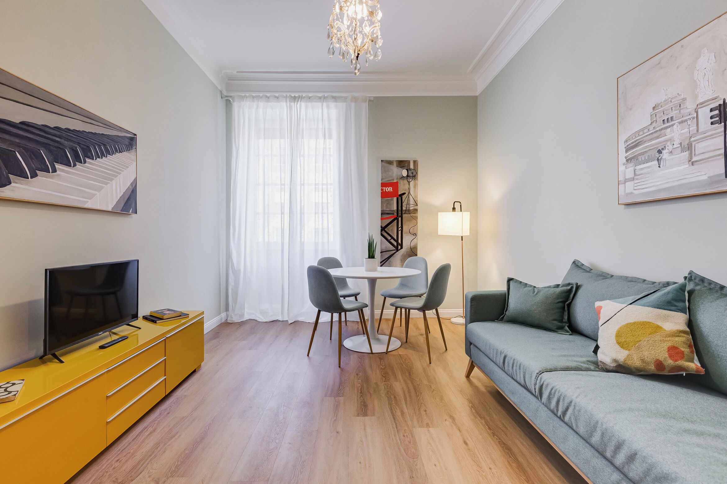 Télévision à écran plat de 40 pouces avec chaînes par câble