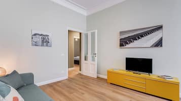 Apartment, 1 Bedroom, Non Smoking, City View | Living area | 40-inch flat-screen TV with cable channels