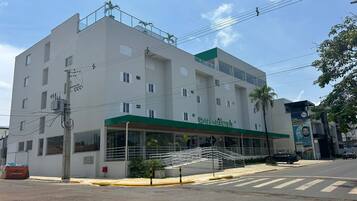 Fachada da propriedade