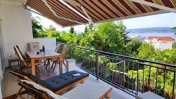 Apartment (Two Bedroom Apartment) | Balcony