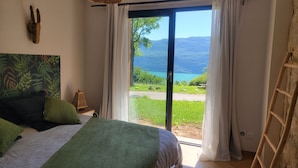 Family Chalet, Lake View | 2 bedrooms, premium bedding, blackout drapes, soundproofing - L'Alpage (Brison-Saint-Innocent)