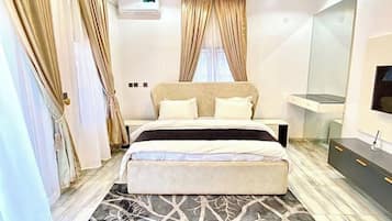 Appartement Familial, balcon, vue ville | 2 chambres, coffres-forts dans les chambres, bureau