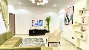 Appartement Familial, balcon, vue ville | Coin séjour