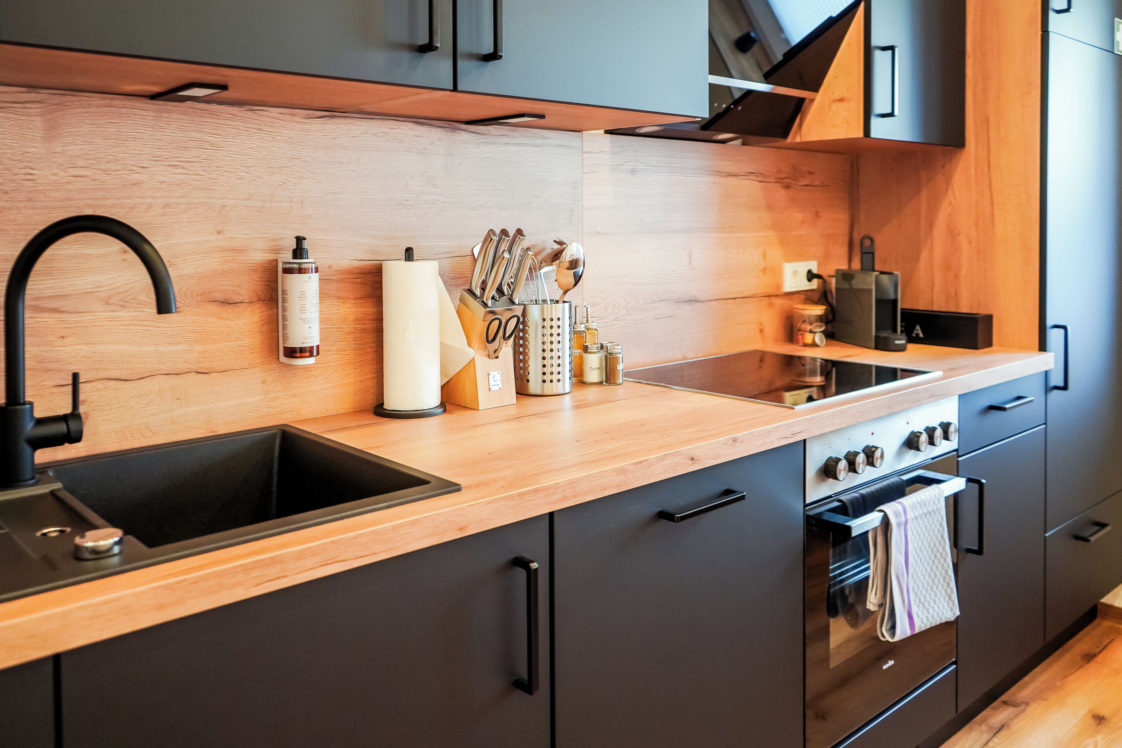 舒适公寓式客房, 1 张特大床和 1 张沙发床 | 私人厨房 | 冰箱、烤箱、炉灶、洗碗机