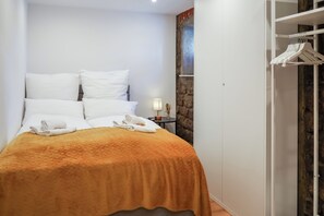 Superior Condo, 2 Bedrooms