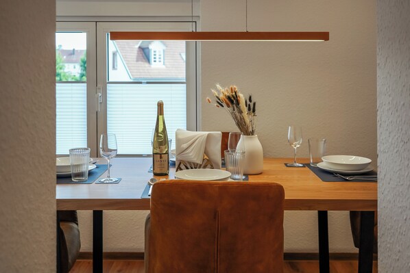 Superior Condo, 2 Bedrooms | In-room dining