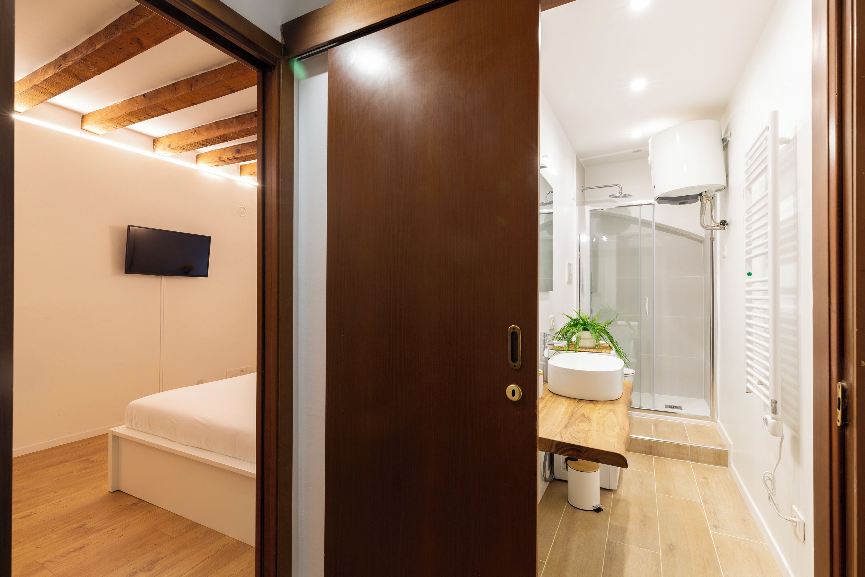 คอมฟอร์ทสตูดิโอ | ห้องน้ำ | ฝักบัว, ของใช้ในห้องน้ำฟรี, ไดร์เป่าผม, ผ้าเช็ดตัว