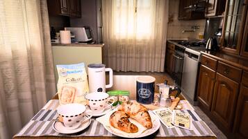 Microondas, horno, parrilla de estufa y lavavajillas