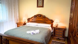 3 dormitorios, tabla de planchar con plancha, wifi gratis y ropa de cama