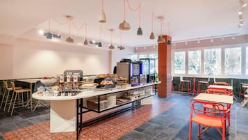 Daily buffet breakfast (EUR 9.50 per person)