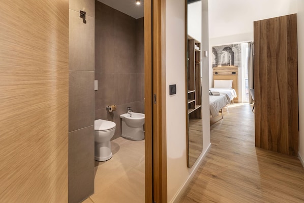 Standard Twin Room | Bathroom