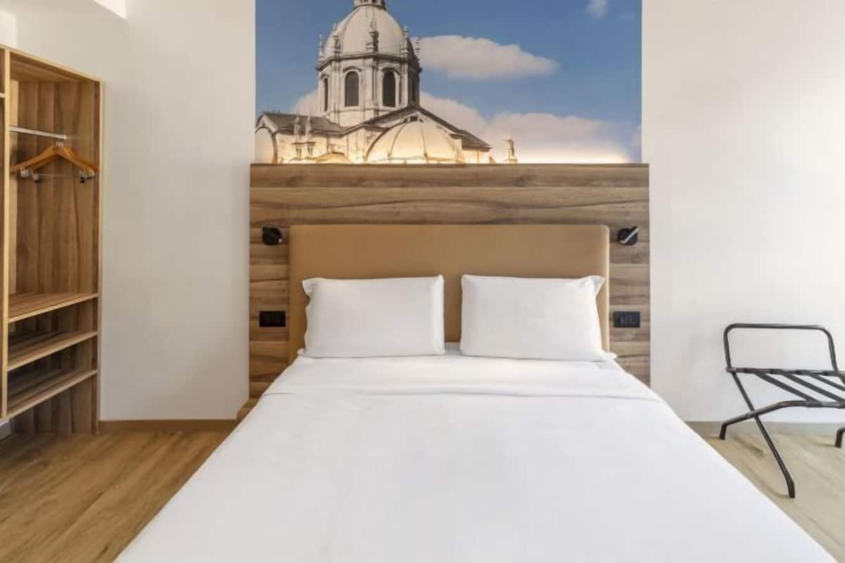 In-room safe, free WiFi