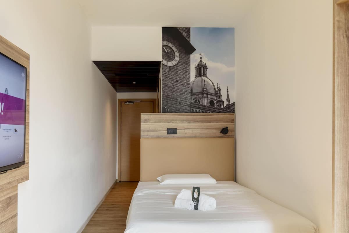 Standard Single Room | 1 bedroom, in-room safe, free WiFi