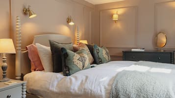 Appartement Luxe, 1 trÚs grand lit et 1 canapé-lit, cuisine, vue ville | 1 chambre, rideaux occultants, fer et planche à repasser, Wi-Fi gratuit