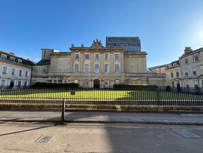Fachada de la propiedad